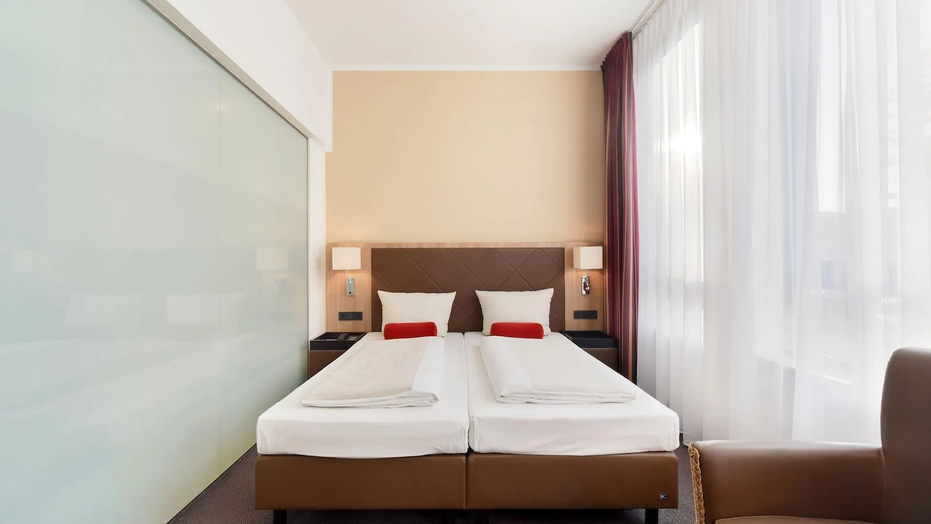 ****  Achat Hotel Muenchen Sued Германия